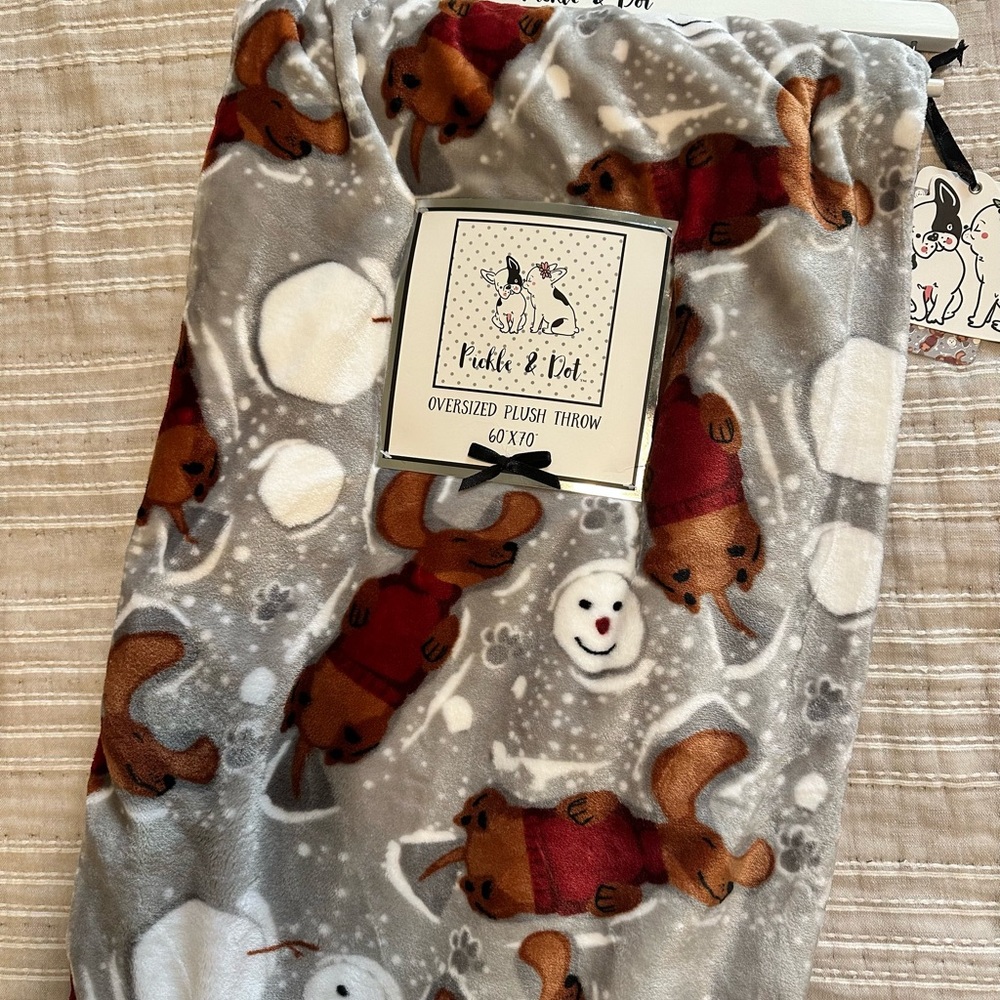 NWT 60”x70” Dachshund Oversized Plush Throw Blanket